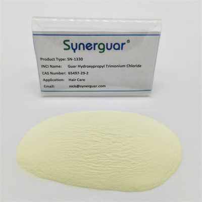La gomme de guar cationique auto-hydratante de haute qualité a une viscosité élevée et un degré moyen de substitution pour les soins capillaires
