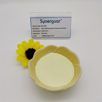 La gomme de guar cationique auto-hydratante de haute qualité a une viscosité élevée et un degré moyen de substitution pour les soins capillaires