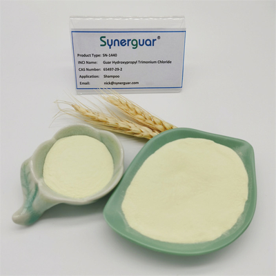 Gomme d'hydration de stabilisateur de guar de soins capillaires d'individu cationique crémeux non