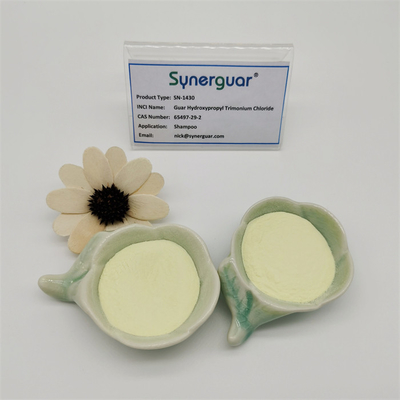 Blanc au chlorure jaunâtre de Hydroxypropyltrimonium de guar pour le modificateur de rhéologie de shampooing de cheveux