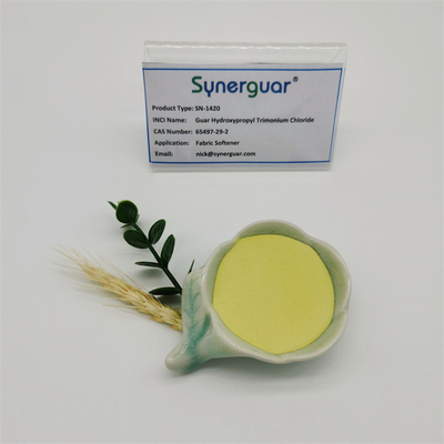 La gomme de guar cationique avec des performances de coût élevées a une viscosité moyenne et un degré moyen de substitution pour l'assouplissant textile